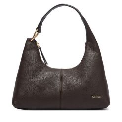 Torebka Calvin Klein. Brązowe torebki klasyczne damskie Calvin Klein, bez dodatków. Za 899.99 zł.