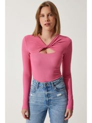 Happiness Istanbul Koszulka w kolorze jasnoróżowym rozmiar: 36. Różowe koszulki damskie Happiness Istanbul, bez wzorów, bez kołnierzyka, bez ramiączek. Za 52.99 zł.