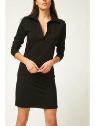 Milan Kiss Sukienka w kolorze czarnym rozmiar: M. Czarne sukienki damskie Milan Kiss, bez wzorów, bez ramiączek. Za 130.99 zł.