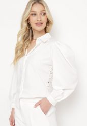 Biała Bawełniana Koszula z Ażurowymi Wstawkami i Bufiastymi Rękawami Lavandia. Białe koszule damskie Born2be, m, w ażurowe wzory, z bawełny, eleganckie, bez kołnierzyka, bez ramiączek. Za 79.99 zł.
