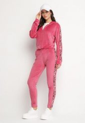 Fuksjowy Welurowy Komplet Dresowy z Lampasem w Panterkę Spodnie i Bluza Elliorielle. Czerwone bluzy damskie Born2be, l, bez wzorów, z dresówki, z kapturem. Za 79.99 zł.