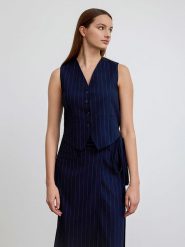 BGN Kamizelka w kolorze granatowym rozmiar: 38. Niebieskie kamizelki damskie BGN, bez wzorów, bez kaptura. Za 122.96 zł.