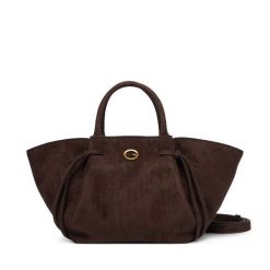Torebka Guess. Brązowe torebki klasyczne damskie Guess, bez dodatków. Za 634.99 zł.