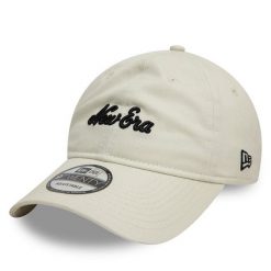 Czapka z daszkiem New Era. Brązowe czapki z daszkiem damskie New Era, bez wzorów. Za 89.99 zł.
