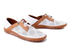 MANITU 840074-21 cognac, półbuty damskie. Białe półbuty damskie Manitu, na lato, bez wzorów, ze skóry, bez obcasa, bez zapięcia. Za 254.92 zł.