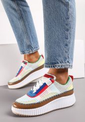 Biało-Brązowe Sneakersy na Platformie Ozdobione Nitami i Patchworkowymi Wstawkami Jeneria. Białe obuwie sportowe damskie Renee, bez zapięcia. Za 74.99 zł.