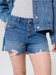 Szorty jeansowe mid waist z przetarciami - niebieski. Niebieskie spodenki sportowe damskie Sinsay, l, bez wzorów, z jeansu. W wyprzedaży za 39.99 zł.