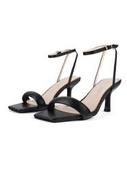 Loft37 Skórzane sandały "Hypnotic" w kolorze czarnym rozmiar: 39. Czarne sandały damskie loft37, bez wzorów, z otwartym noskiem, bez obcasa, na koturnie, bez zapięcia. Za 217.99 zł.