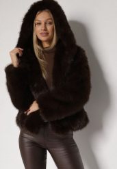 Brązowa Kurtka Futrzana z Nieodpinanym Kapturem Vetirire. Brązowe kurtki damskie Born2be, l, bez wzorów, z futra. Za 219.99 zł.