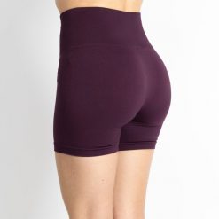 Szorty sportowe damskie Xtreme Sportswear. Czerwone obuwie sportowe damskie XTREME SOCKSWEAR, z elastanu, na fitness i siłownię. Za 133.99 zł.