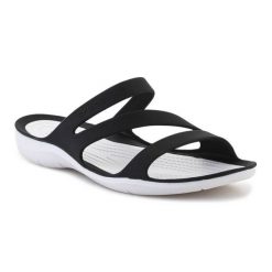 Klapki Crocs Swiftwater Sandal W 203998-066 czarne. Czarne klapki damskie bez wzorów, bez obcasa, bez zapięcia. Za 303.63 zł.
