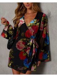 Milan Kiss Sukienka w kolorze czarnym rozmiar: L. Czarne sukienki damskie Milan Kiss, bez wzorów, z wiskozy, bez ramiączek. Za 165.99 zł.