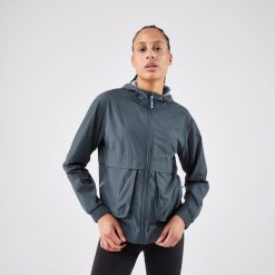 Kurtka do biegania wiatrówka damska Kiprun Run 500 Wind. Zielone kurtki damskie KIPRUN, s, bez wzorów, z elastanu, bez kaptura. Za 149.99 zł.