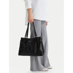 Torebka Lasocki. Czarne shopper bag Lasocki, bez wzorów, bez dodatków. Za 199.99 zł.