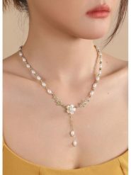 Atelier MIU Pozłacany naszyjnik z perłami i cyrkoniami - dł. 45 cm rozmiar: onesize. Białe naszyjniki damskie atelier MIU, z cyrkonią, pozłacane. Za 43.99 zł.