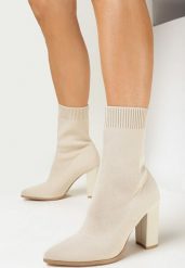 Beżowe Botki na Słupku ze Skarpetkową Cholewką i Noskiem w Szpic Elorina. Brązowe botki damskie Born2be, eleganckie, bez obcasa, na obcasie, bez zapięcia. Za 119.99 zł.