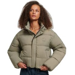 Damska krótka kurtka Superdry Cocoon. Zielone kurtki damskie Superdry, na zimę, xl, bez wzorów, z materiału, bez kaptura. Za 382.95 zł.