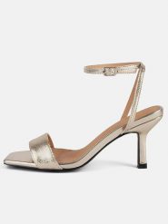 Loft37 Skórzane sandały "Goldeneye" w kolorze złotym rozmiar: 36. Żółte sandały damskie loft37, bez wzorów, z otwartym noskiem, bez obcasa, na koturnie, bez zapięcia. Za 295.99 zł.