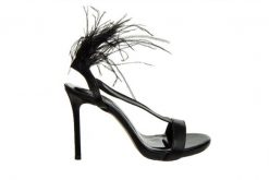 Sandały Bayla-159 4661 076-P Czarny Lico 159147, Skóra naturalna - 36. Czarne sandały damskie Bayla, bez wzorów, z materiału, bez obcasa, na platformie, bez zapięcia. W wyprzedaży za 224.10 zł.