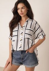 Niebieska Letnia Koszula Oversize z Bawełny w Paski z Nietoperzowymi Rękawami Sheilla. Niebieskie koszule damskie Born2be, na lato, bez wzorów, z bawełny, eleganckie, bez kołnierzyka, bez ramiączek. Za 99.99 zł.