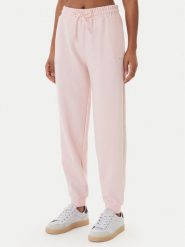 Guess Spodnie dresowe V6GB11 K3095 Różowy Regular Fit. Czerwone spodnie dresowe damskie Guess, xs, z aplikacjami, z bawełny. Za 294.99 zł.