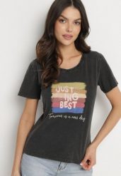 Czarny Bawełniany T-shirt Ozdobiony Nadrukiem Alonera. Czarne t-shirty damskie Born2be, l, bez wzorów, z bawełny, bez kołnierzyka. Za 39.99 zł.