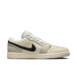 Nike Jordan 1 Sneakersy damskie. Brązowe obuwie sportowe damskie Nike, z jeansu, bez zapięcia, trekkingowe. Za 429.99 zł.