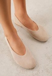 Beżowe Balerinki z Imitacji Zamszu w Stylu Basic Saraphiele. Brązowe balerinki damskie Renee, bez wzorów, z jeansu. Za 79.99 zł.