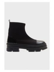 Trendyol Botki w kolorze czarnym rozmiar: 37. Czarne botki damskie Trendyol, bez obcasa, bez zapięcia. Za 173.99 zł.