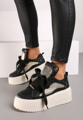 Czarne Sneakersy na Grubej Podeszwie z Metalicznymi Wstawkami i Nitami Azirra. Czarne obuwie sportowe damskie Born2be, z jeansu, bez zapięcia. Za 89.99 zł.