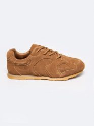 Sneakersy damskie ze skóry naturalnej zamszowej brązowe RR274821 802. Brązowe obuwie sportowe casual damskie Big Star, ze skóry, trekkingowe. W wyprzedaży za 119.99 zł.