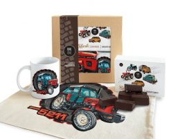 Zetor 5211 — paczka (Zawartość paczki: koszulka, torba, kubek, słodycze; Rozmiar koszulki / bluzy: XXL (damska); Kolor koszulki / bluzy: jasnoszary me. Szare koszulki damskie nikiniki, s, bez wzorów, z bawełny, bez kołnierzyka, bez ramiączek. Za 169.00 zł.