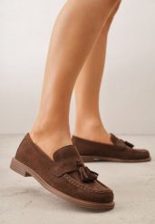 Ciemnobrązowe Mokasyny VICES z Wkładką ze Skóry Naturalnej Ozdobione Chwostami Maritune. Brązowe mokasyny damskie Renee, ze skóry, bez obcasa. Za 89.99 zł.