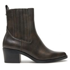 Botki Tamaris. Brązowe botki damskie Tamaris, bez obcasa, na słupku, bez zapięcia. Za 239.99 zł.