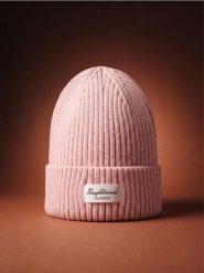Czapka beanie z wiskozą - różowy. Czerwone czapki damskie Sinsay, bez wzorów, z wiskozy. Za 15.99 zł.