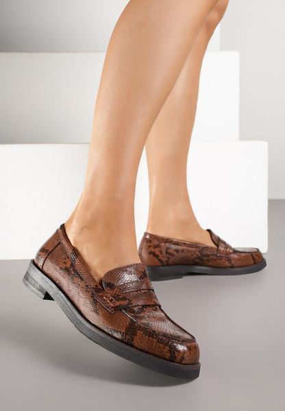 Brązowe Mokasyny Ozdobione Wężowym Wzorem Zaroma. Brązowe mokasyny damskie Born2be, bez obcasa. Za 109.99 zł.