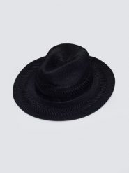 Kapelusz damski czarny Safari 906. Czarne kapelusze damskie Big Star, bez wzorów, eleganckie. Za 99.99 zł.