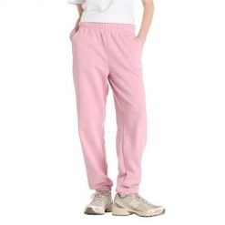 Spodnie sportowe damskie New Balance WP41500PTF. Czerwone spodnie sportowe damskie New Balance, m, bez wzorów, z dresówki, tenisowe. Za 301.00 zł.