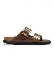 Birkenstock Klapki "Arizona" w kolorze brązowym rozmiar: 36. Brązowe klapki damskie Birkenstock, bez wzorów, z otwartym noskiem, bez obcasa, bez zapięcia. Za 687.26 zł.