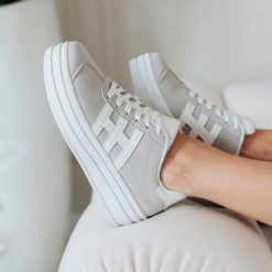 Szare sneakersy damskie Jezzi News 9089. Szare obuwie sportowe damskie Jezzi, na jesień, z dresówki, bez zapięcia, trekkingowe. W wyprzedaży za 89.25 zł.
