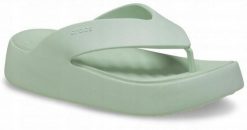 Japonki Dla Dorosłych Crocs Getaway Platform Flip. Zielone klapki damskie Crocs, bez wzorów, z materiału, bez obcasa, bez zapięcia. Za 139.99 zł.