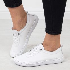 Białe skórzane półbuty damskie T.Sokolski 2023. Białe półbuty damskie Sokolski, na jesień, bez wzorów, z jeansu, z okrągłym noskiem, bez obcasa, na płaskiej podeszwie, bez zapięcia. Za 249.00 zł.