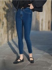 Jeansy skinny - granatowy. Niebieskie jeansy damskie Sinsay. W wyprzedaży za 24.99 zł.