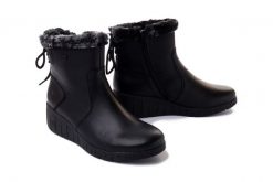 RIEKER TEX Y1350-00 black, botki damskie. Czarne botki damskie Rieker, na zimę, bez obcasa, na koturnie, bez zapięcia. Za 439.90 zł.