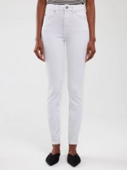 Jeansy damskie push up z wysokim stanem białe Melinda High Waist 101. Białe jeansy damskie Big Star, bez wzorów, z jeansu, z podwyższonym stanem. W wyprzedaży za 259.99 zł.