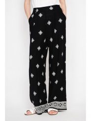 ASSUILI Spodnie w kolorze czarnym rozmiar: 38. Czarne spodnie materiałowe damskie Assuili, bez wzorów, z materiału. Za 100.99 zł.