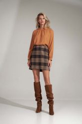 Trapezowa Mini Spódnica- w kratę. Brązowe spódnice damskie Figl, l, bez wzorów, z materiału, mini. Za 219.00 zł.