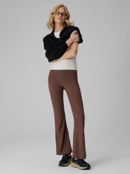 4F Legginsy w prążki z rozszerzanymi nogawkami damskie - brązowe XS. Brązowe legginsy damskie 4F, s, bez wzorów, z dzianiny. Za 149.99 zł.