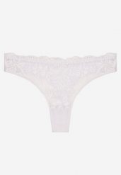 Białe Bawełniane Majtki Stringi z Koronką Ilwedana. Białe stringi Renee, bez wzorów, z bawełny. Za 4.99 zł.