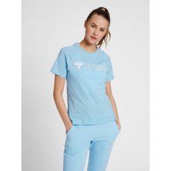 Koszulka damska Hummel Noni 2.0. Niebieskie bluzki damskie Hummel, xs, bez wzorów, sportowe, bez kołnierzyka, bez ramiączek. Za 93.50 zł.
